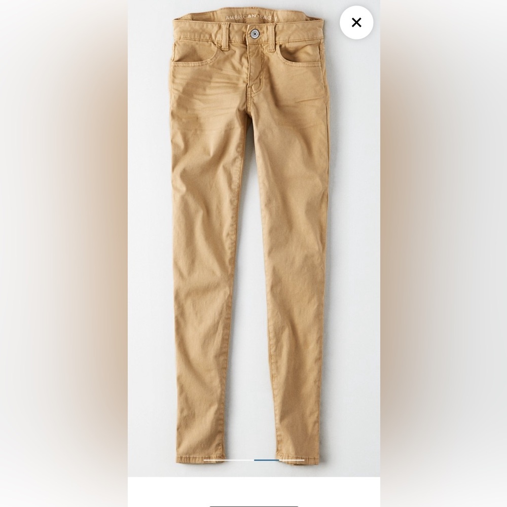 🏷️ Khaki American Eagle Low Rise Jeggings 🏷️